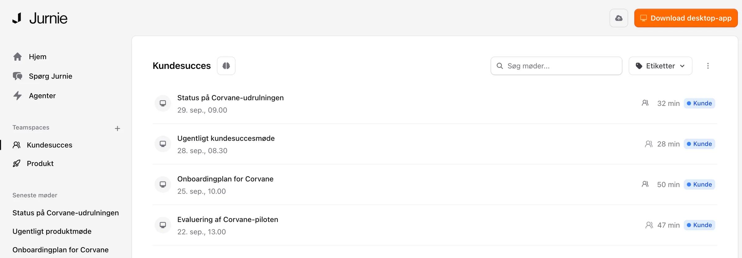 En teamspace-side med de møder, der er delt i den, og afsnittet Teamspaces i sidemenuen