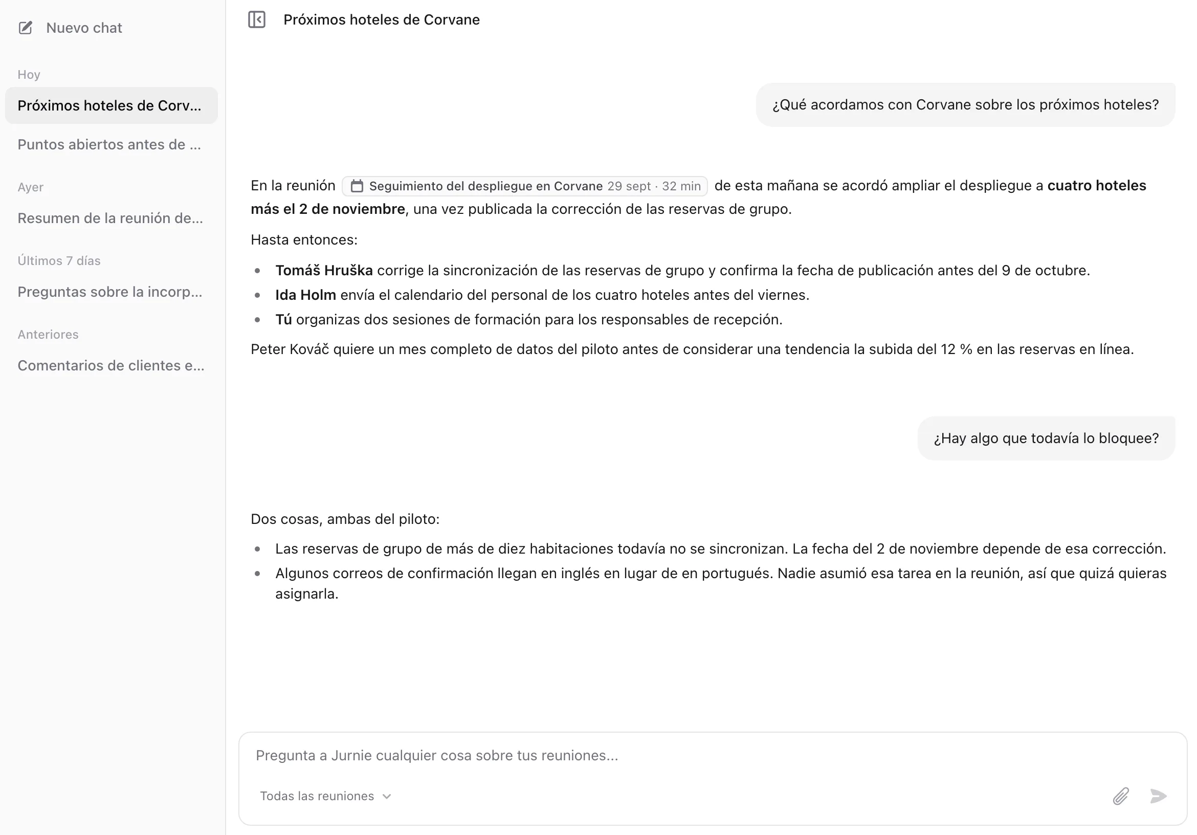 Un chat de Pregunta a Jurnie con una respuesta que enlaza la reunión de la que sale