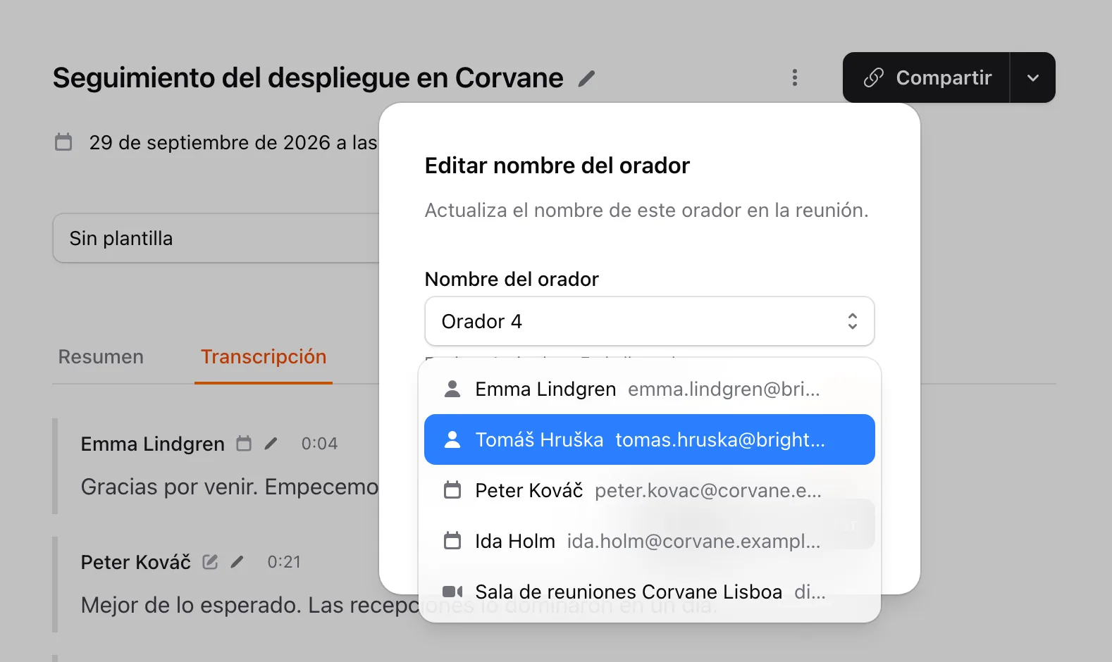 El cuadro Editar nombre del orador con sugerencias de miembros del equipo, invitados y participantes de la llamada